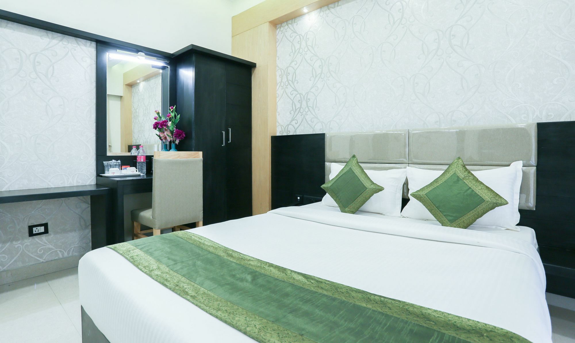 Treebo Emirates Residency Hotel